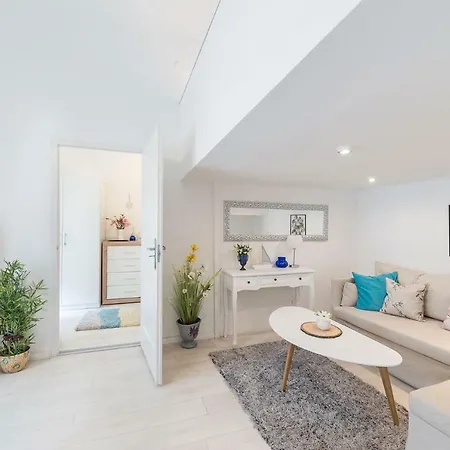 Kiraly Center 아파트 *