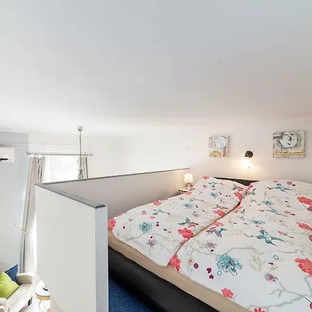 Kiraly Center 아파트